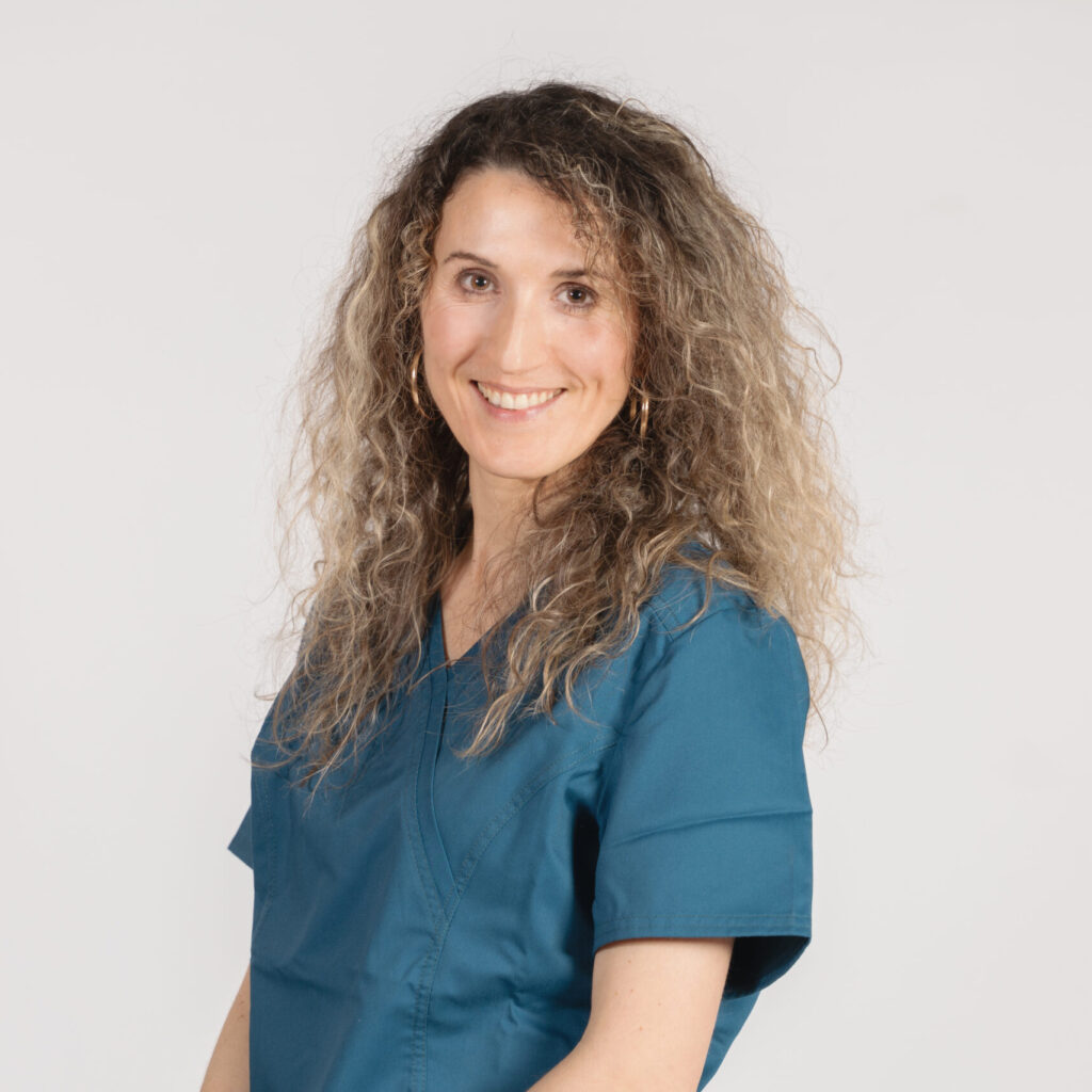 cristina barbero fisioterapeuta fisioteràpia fisioarts sabadell tractament salut cuidar exercici punció seca neuromodulació indiba diatèrmia